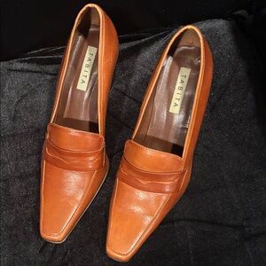Tabitha Women's Brown Leather Heeled Loafers